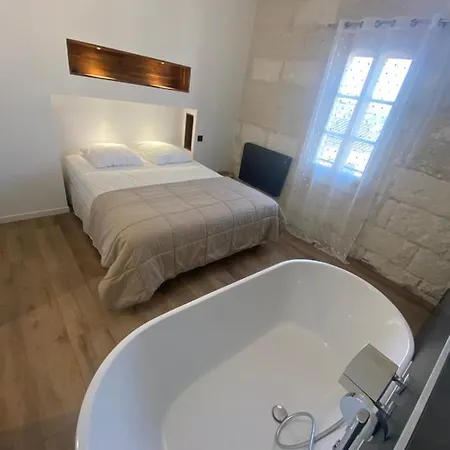 Loft Spacieux Au Coeur Des Remparts D'aigues-mortes * Aigues-Mortes