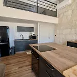 Loft Spacieux Au Coeur Des Remparts D'aigues-mortes *