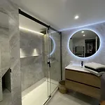 Loft Spacieux Au Coeur Des Remparts D'aigues-mortes *