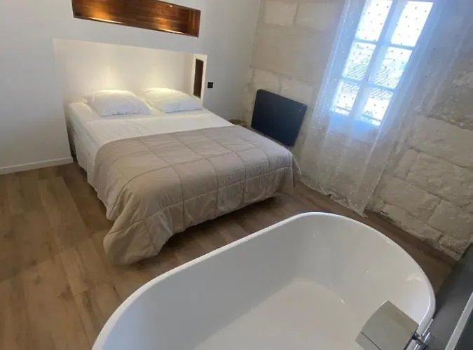 Loft Spacieux Au Coeur Des Remparts D'aigues-mortes * Aigues-Mortes