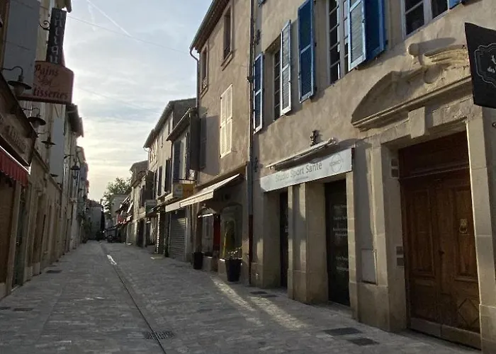 Loft Spacieux Au Coeur Des Remparts D'aigues-mortes